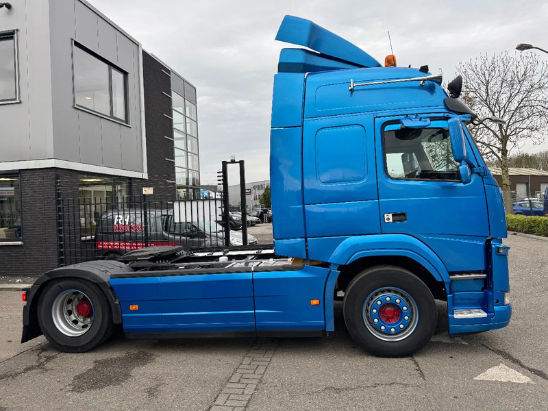 Volvo FM 370 4X2 SPOILERS EURO 6 SKIRTS HOLLAND TRUCK - Nyergesvontató: 4 kép. Volvo FM 370 4X2 SPOILERS EURO 6 SKIRTS HOLLAND TRUCK - Nyergesvontató: 4 kép.