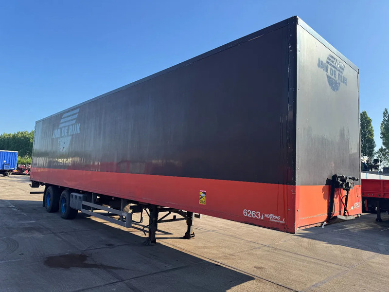 Pacton TBD230 - 2 AXLE BPW - Félpótkocsi dobozos: 3 kép. Pacton TBD230 - 2 AXLE BPW - Félpótkocsi dobozos: 3 kép.