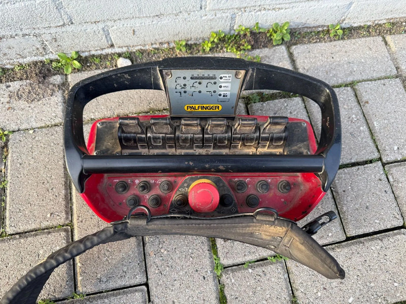 Scania G370 4X4 EURO 6 + 3-SIDE TIPPER + PALFINGER PK9002 + REMOTE - Darus autó: 5 kép. Scania G370 4X4 EURO 6 + 3-SIDE TIPPER + PALFINGER PK9002 + REMOTE - Darus autó: 5 kép.