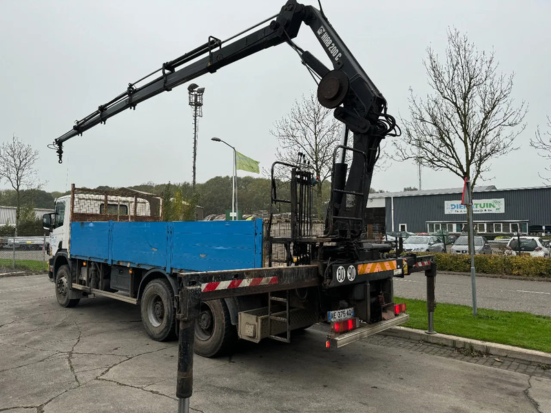 Scania P124-360 6X4 EURO 2 HIAB 200 C-5 ALL 2000 - Platós teherautó, Darus autó: 4 kép. Scania P124-360 6X4 EURO 2 HIAB 200 C-5 ALL 2000 - Platós teherautó, Darus autó: 4 kép.