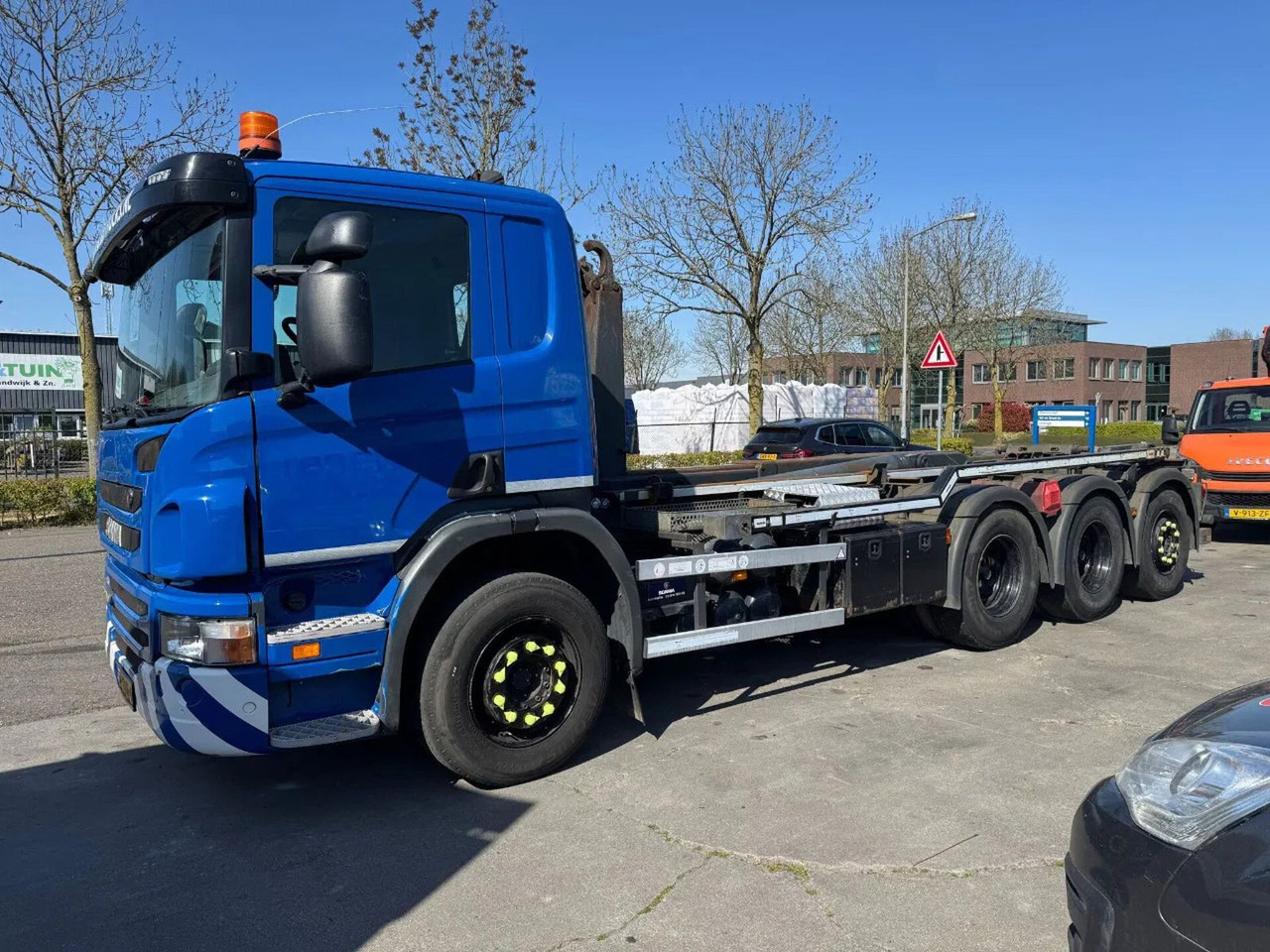 Scania P360 8X4 - EURO 5 + VDL 25T HOOK + TÜV 08-2025 - Horgos rakodó teherautó: 1 kép. Scania P360 8X4 - EURO 5 + VDL 25T HOOK + TÜV 08-2025 - Horgos rakodó teherautó: 1 kép.