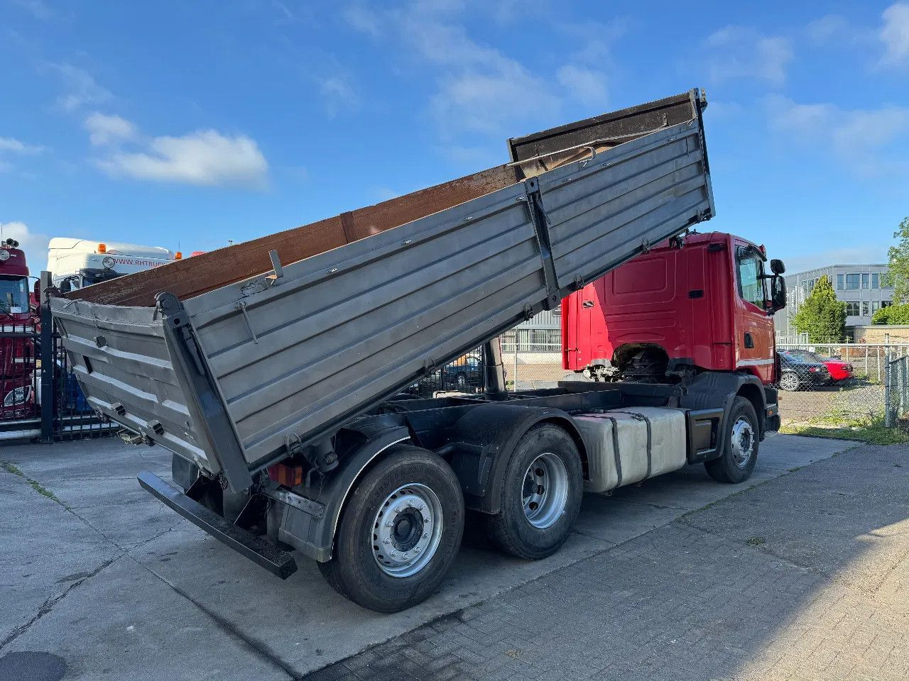 Scania R124-470 6X2 KIPPER EURO 3 - Billenőplatós teherautó: 5 kép. Scania R124-470 6X2 KIPPER EURO 3 - Billenőplatós teherautó: 5 kép.