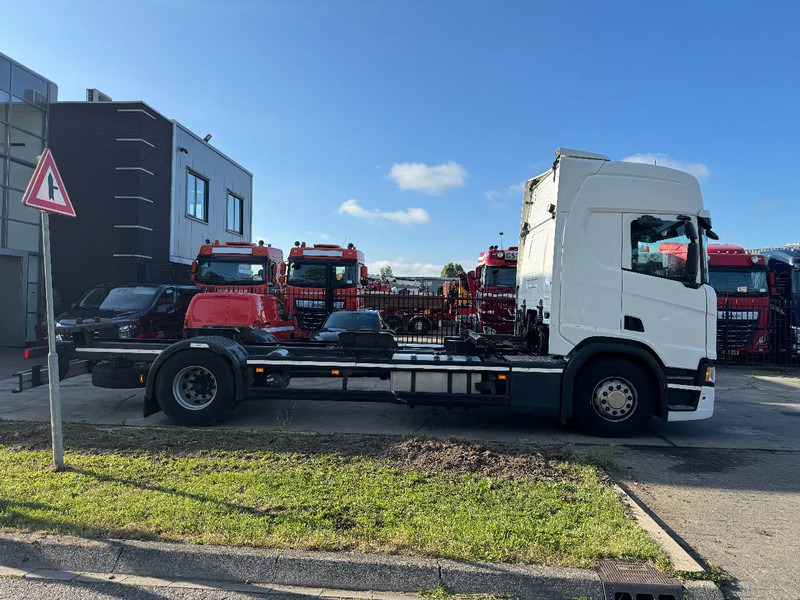 Scania R410 EURO 6 NGS BDF CHASSIS - Cserefelépítményes teherautó: 4 kép. Scania R410 EURO 6 NGS BDF CHASSIS - Cserefelépítményes teherautó: 4 kép.