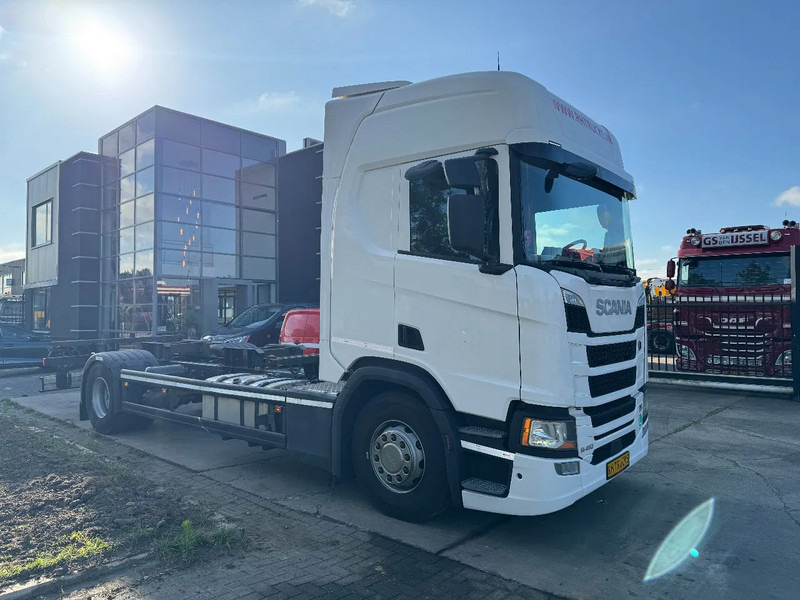 Scania R410 EURO 6 NGS BDF CHASSIS - Cserefelépítményes teherautó: 3 kép. Scania R410 EURO 6 NGS BDF CHASSIS - Cserefelépítményes teherautó: 3 kép.