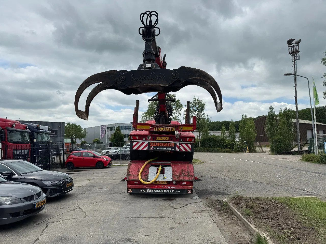 Scania R580 6X4 EPSILON S270L88 2 AXLE HANGER - Rönkszállító teherautó: 5 kép. Scania R580 6X4 EPSILON S270L88 2 AXLE HANGER - Rönkszállító teherautó: 5 kép.
