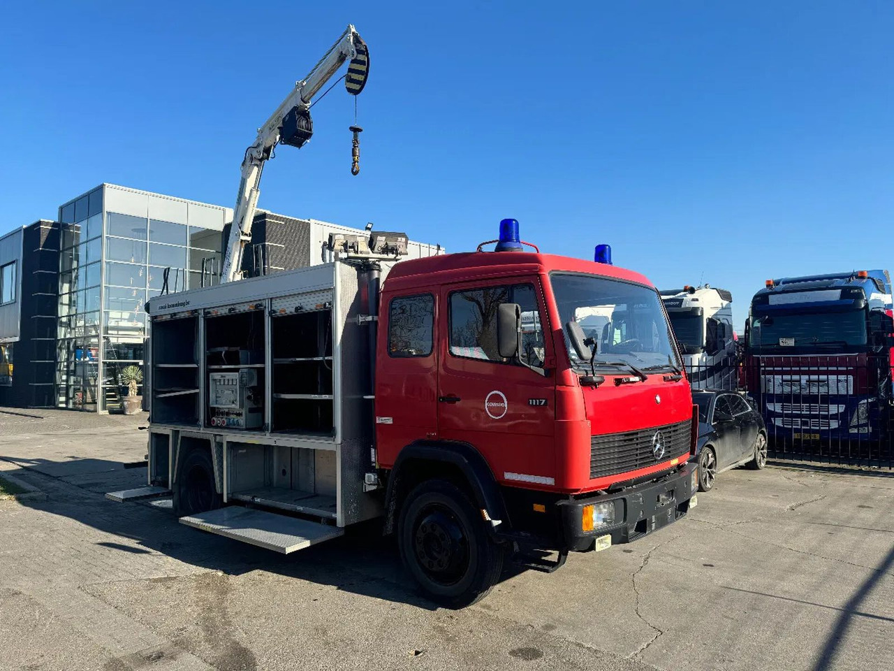 Mercedes-Benz 1117 4X2 FIRE TRUCK HIAB 050A ONLY 105787 KM - Teherautó, Darus autó: 2 kép. Mercedes-Benz 1117 4X2 FIRE TRUCK HIAB 050A ONLY 105787 KM - Teherautó, Darus autó: 2 kép.
