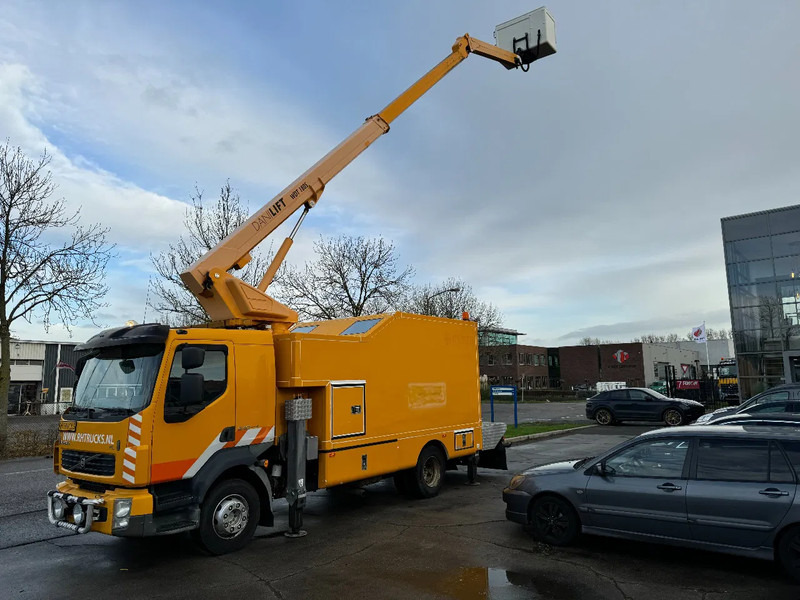 Volvo FL 240 4X2 DANILIFT WDT 180S ONLY 327.000 KM - Teherautó: 1 kép. Volvo FL 240 4X2 DANILIFT WDT 180S ONLY 327.000 KM - Teherautó: 1 kép.