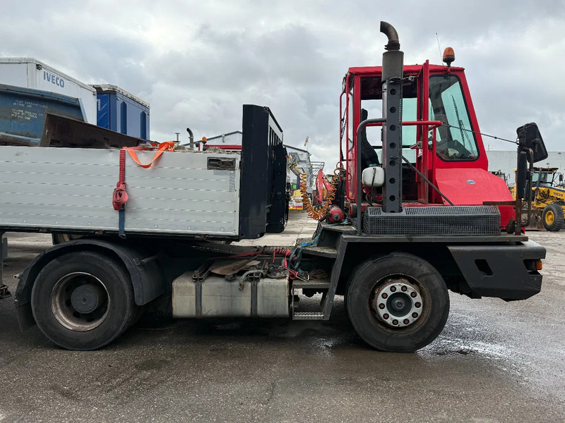 Terberg YT 180 4X2 - HUB REDUCTION + NL REGISTRATION! - Terminál targoncá: 4 kép. Terberg YT 180 4X2 - HUB REDUCTION + NL REGISTRATION! - Terminál targoncá: 4 kép.