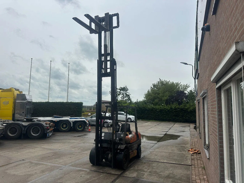 Toyota 6FDF 30 3 TO lízing Toyota 6FDF 30 3 TO: 10 kép. Toyota 6FDF 30 3 TO lízing Toyota 6FDF 30 3 TO: 10 kép.