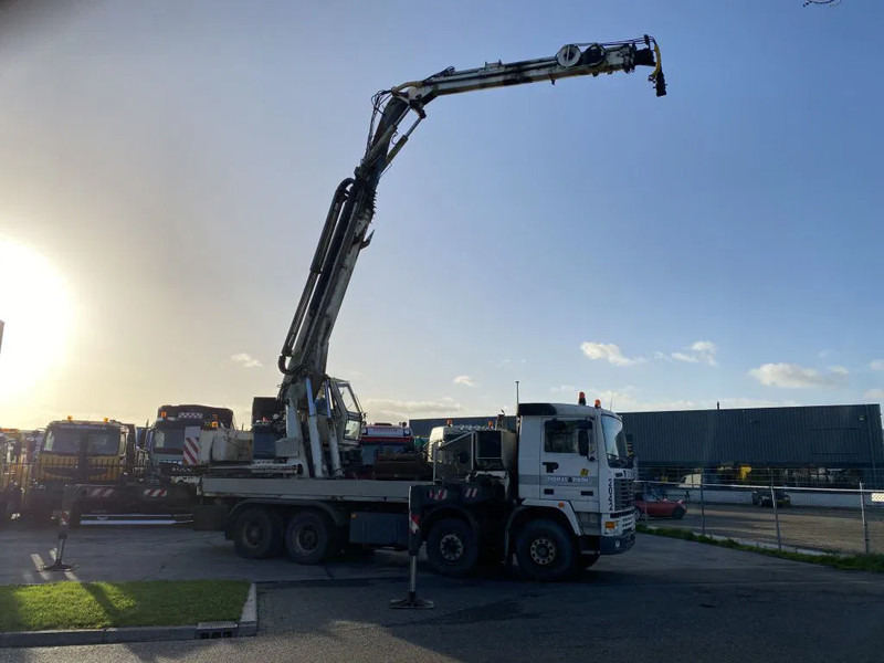 Volvo F 12 8X4 + CORMACH 87000 CRANE - 8.642 HOURS - Darus autó: 5 kép. Volvo F 12 8X4 + CORMACH 87000 CRANE - 8.642 HOURS - Darus autó: 5 kép.
