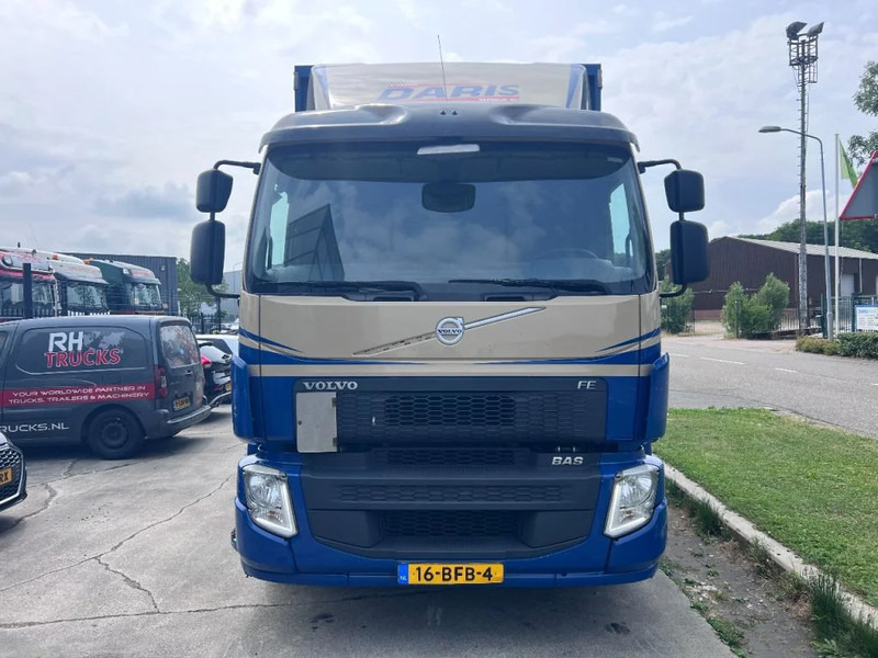 Volvo FE 250 4X2 EURO 6 - 19 TON + DHOLLANDIA - Ponyvás teherautó: 2 kép. Volvo FE 250 4X2 EURO 6 - 19 TON + DHOLLANDIA - Ponyvás teherautó: 2 kép.