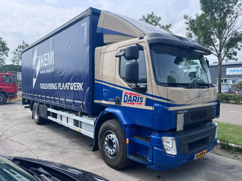Volvo FE 250 4X2 EURO 6 - 19 TON + DHOLLANDIA - Ponyvás teherautó: 3 kép. Volvo FE 250 4X2 EURO 6 - 19 TON + DHOLLANDIA - Ponyvás teherautó: 3 kép.