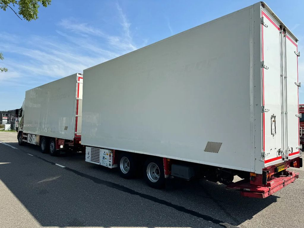 Volvo FH 12.420 6X2 - EURO 3 + HANGER NETAM-FRUEHAUF + - Hűtős teherautó: 4 kép. Volvo FH 12.420 6X2 - EURO 3 + HANGER NETAM-FRUEHAUF + - Hűtős teherautó: 4 kép.