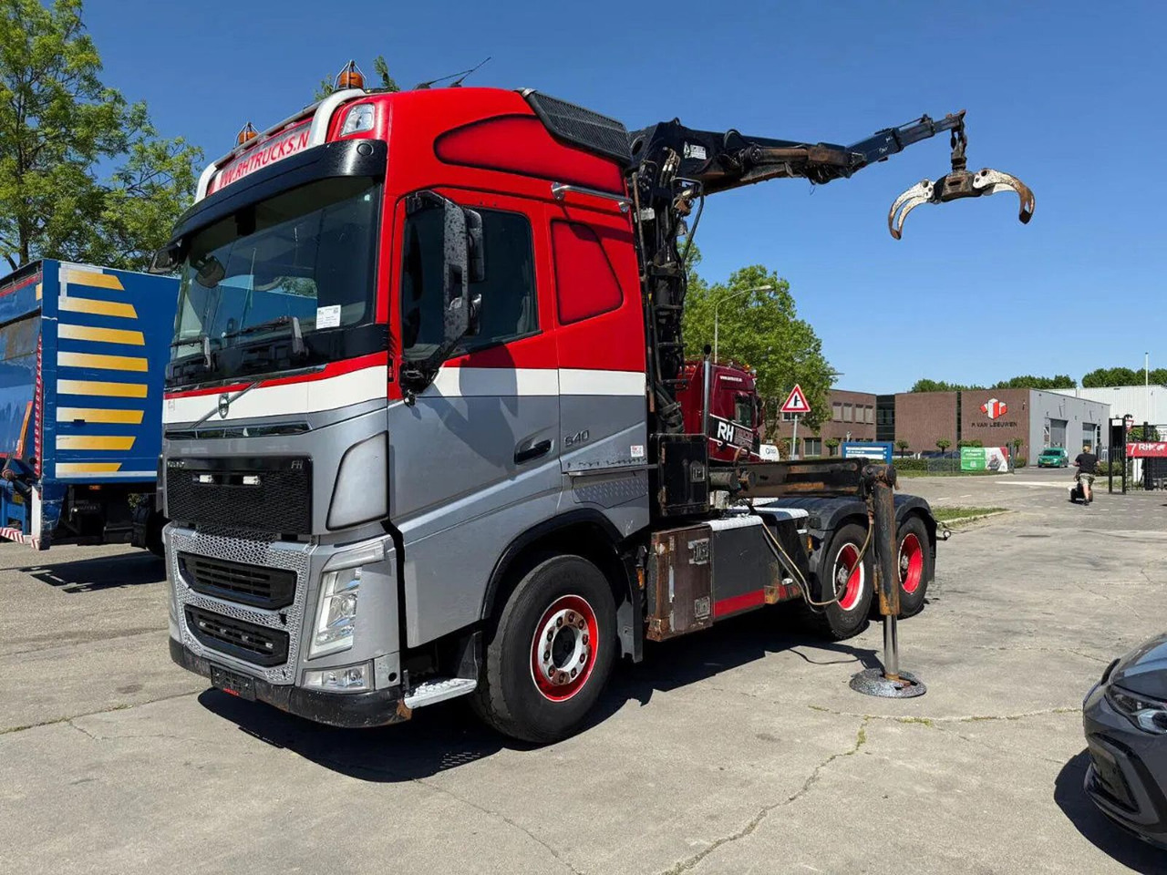 Volvo FH 540 6X4 - EURO 6 + PALFINGER EPSILON S260Z96 - Darus autó: 2 kép. Volvo FH 540 6X4 - EURO 6 + PALFINGER EPSILON S260Z96 - Darus autó: 2 kép.