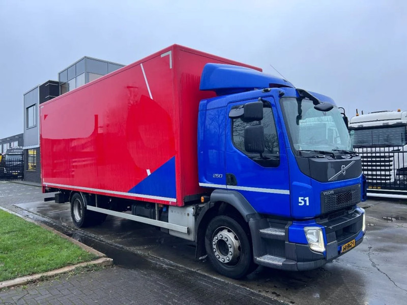 Volvo FL 250 4X2 EURO 6 599.111km DHOLLANDIA - Dobozos felépítményű teherautó: 3 kép. Volvo FL 250 4X2 EURO 6 599.111km DHOLLANDIA - Dobozos felépítményű teherautó: 3 kép.