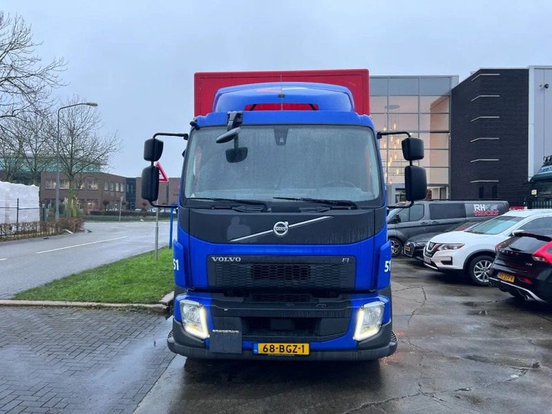 Volvo FL 250 4X2 EURO 6 599.111km DHOLLANDIA - Dobozos felépítményű teherautó: 2 kép. Volvo FL 250 4X2 EURO 6 599.111km DHOLLANDIA - Dobozos felépítményű teherautó: 2 kép.