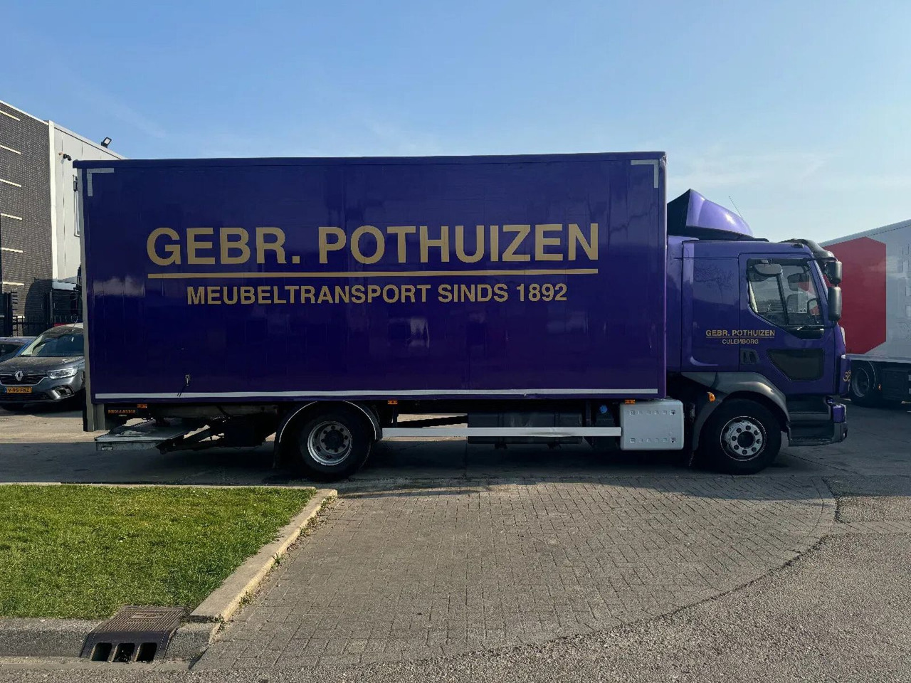 Volvo FL 250 4X2 EURO 6 BOX DHOLLANDIA 1500 KG - Dobozos felépítményű teherautó: 4 kép. Volvo FL 250 4X2 EURO 6 BOX DHOLLANDIA 1500 KG - Dobozos felépítményű teherautó: 4 kép.