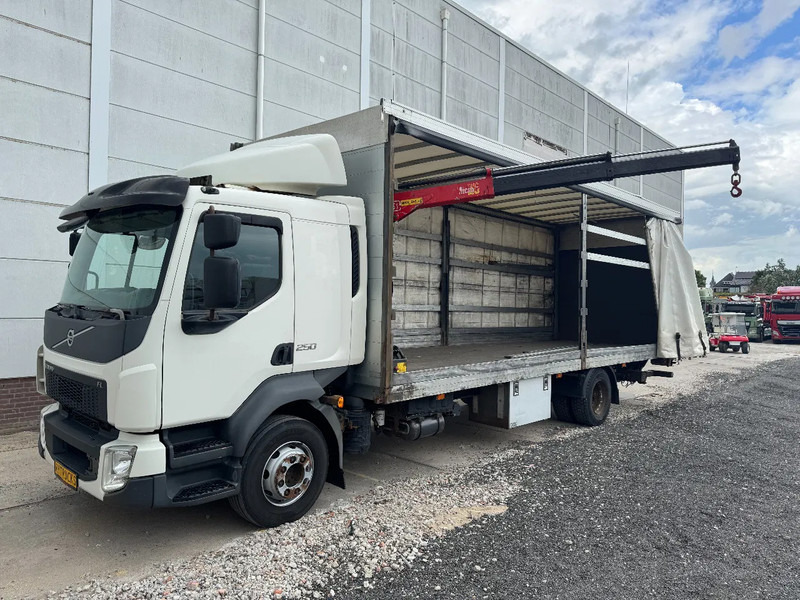 Volvo FL 250 4X2 EURO 6 + FASSI MICRO M25A.12 - Ponyvás teherautó, Darus autó: 1 kép. Volvo FL 250 4X2 EURO 6 + FASSI MICRO M25A.12 - Ponyvás teherautó, Darus autó: 1 kép.