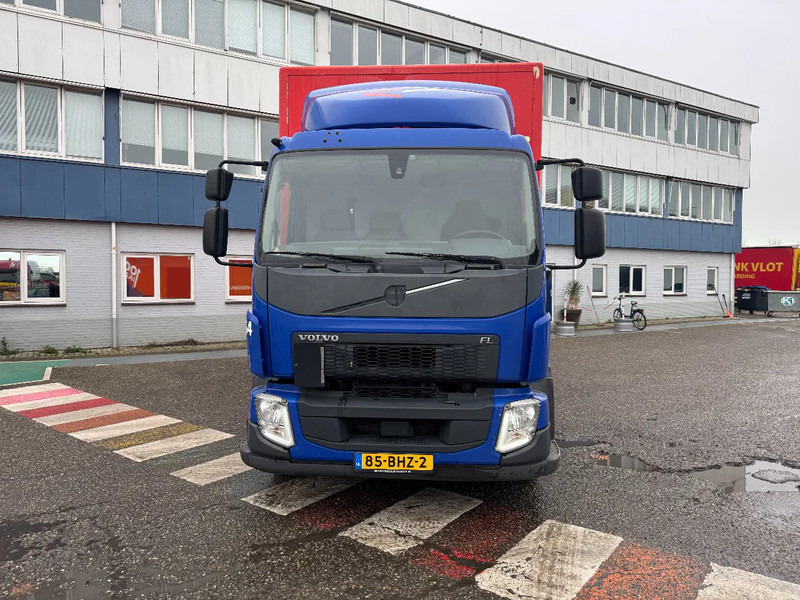 Volvo FL 250 4X2 EURO 6 TÜV TILL 12-2026 - Dobozos felépítményű teherautó: 2 kép. Volvo FL 250 4X2 EURO 6 TÜV TILL 12-2026 - Dobozos felépítményű teherautó: 2 kép.