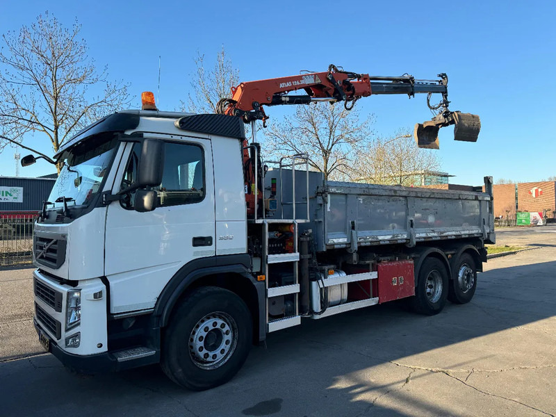 Volvo FM 330 6X2 - EURO 5 + ATLAS 126.3E A2 + REMOTE + LIFT/STEERING AXLE - Billenőplatós teherautó, Darus autó: 2 kép. Volvo FM 330 6X2 - EURO 5 + ATLAS 126.3E A2 + REMOTE + LIFT/STEERING AXLE - Billenőplatós teherautó, Darus autó: 2 kép.