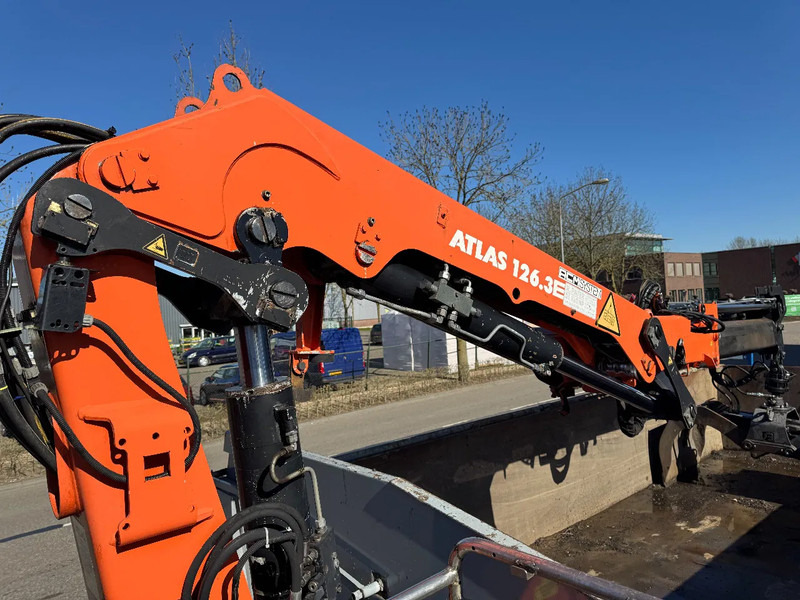 Billenőplatós teherautó, Darus autó Volvo FM 330 6X2 - EURO 5 + ATLAS 126.3E A2 + REMOTE + LIFT/STEERING AXLE: 18 kép. Billenőplatós teherautó, Darus autó Volvo FM 330 6X2 - EURO 5 + ATLAS 126.3E A2 + REMOTE + LIFT/STEERING AXLE: 18 kép.