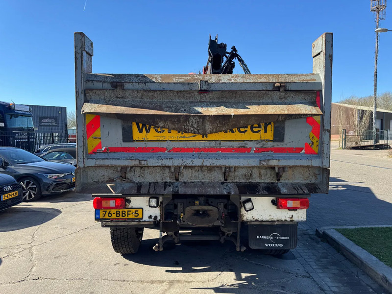 Billenőplatós teherautó, Darus autó Volvo FM 330 6X2 - EURO 5 + ATLAS 126.3E A2 + REMOTE + LIFT/STEERING AXLE: 13 kép. Billenőplatós teherautó, Darus autó Volvo FM 330 6X2 - EURO 5 + ATLAS 126.3E A2 + REMOTE + LIFT/STEERING AXLE: 13 kép.