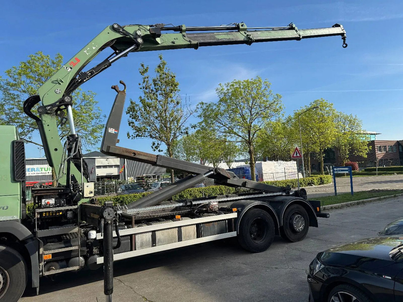 Volvo FM 370 6X2 VDL 21T + HIAB 211 + REMOTE CONTROL - Darus autó: 3 kép. Volvo FM 370 6X2 VDL 21T + HIAB 211 + REMOTE CONTROL - Darus autó: 3 kép.