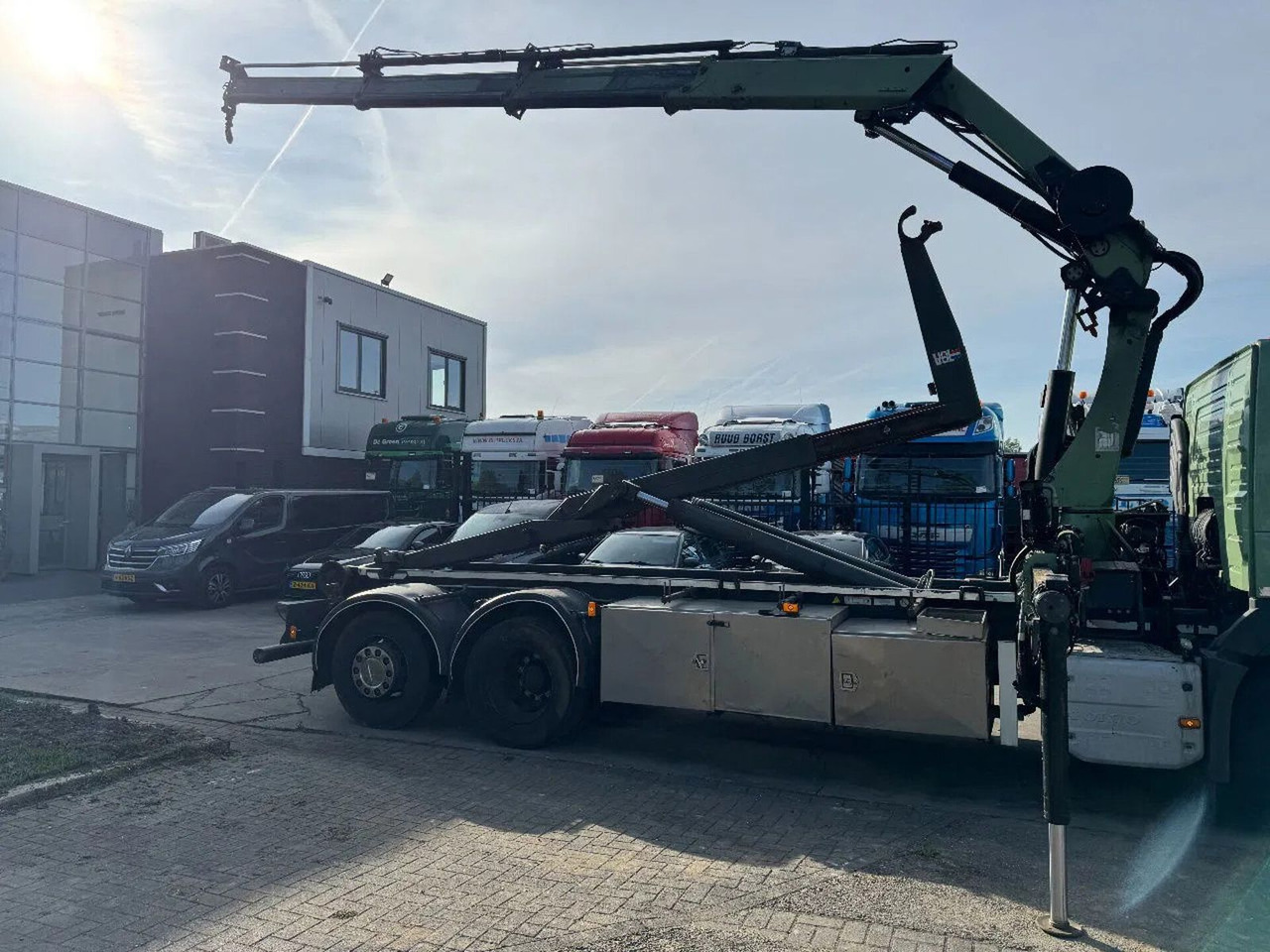 Volvo FM 370 6X2 VDL 21T + HIAB 211 + REMOTE CONTROL - Darus autó: 4 kép. Volvo FM 370 6X2 VDL 21T + HIAB 211 + REMOTE CONTROL - Darus autó: 4 kép.