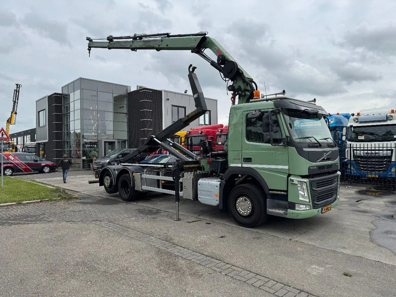 Volvo FM 370 6X2 VDL 21T HOOK + HIAB 211 + REMOTE CONT - Darus autó: 1 kép. Volvo FM 370 6X2 VDL 21T HOOK + HIAB 211 + REMOTE CONT - Darus autó: 1 kép.