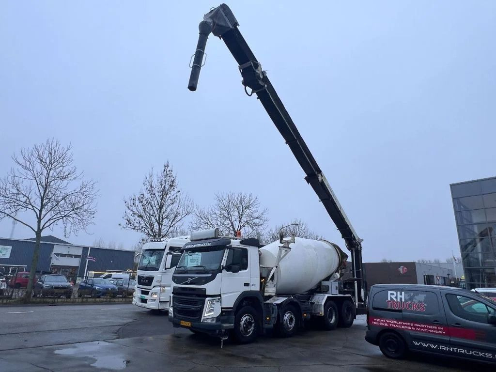 Volvo FM 410 8X4 MIXER 9m3 + LIEBHERR CONVEYOR BELT - Betonmixer: 2 kép. Volvo FM 410 8X4 MIXER 9m3 + LIEBHERR CONVEYOR BELT - Betonmixer: 2 kép.