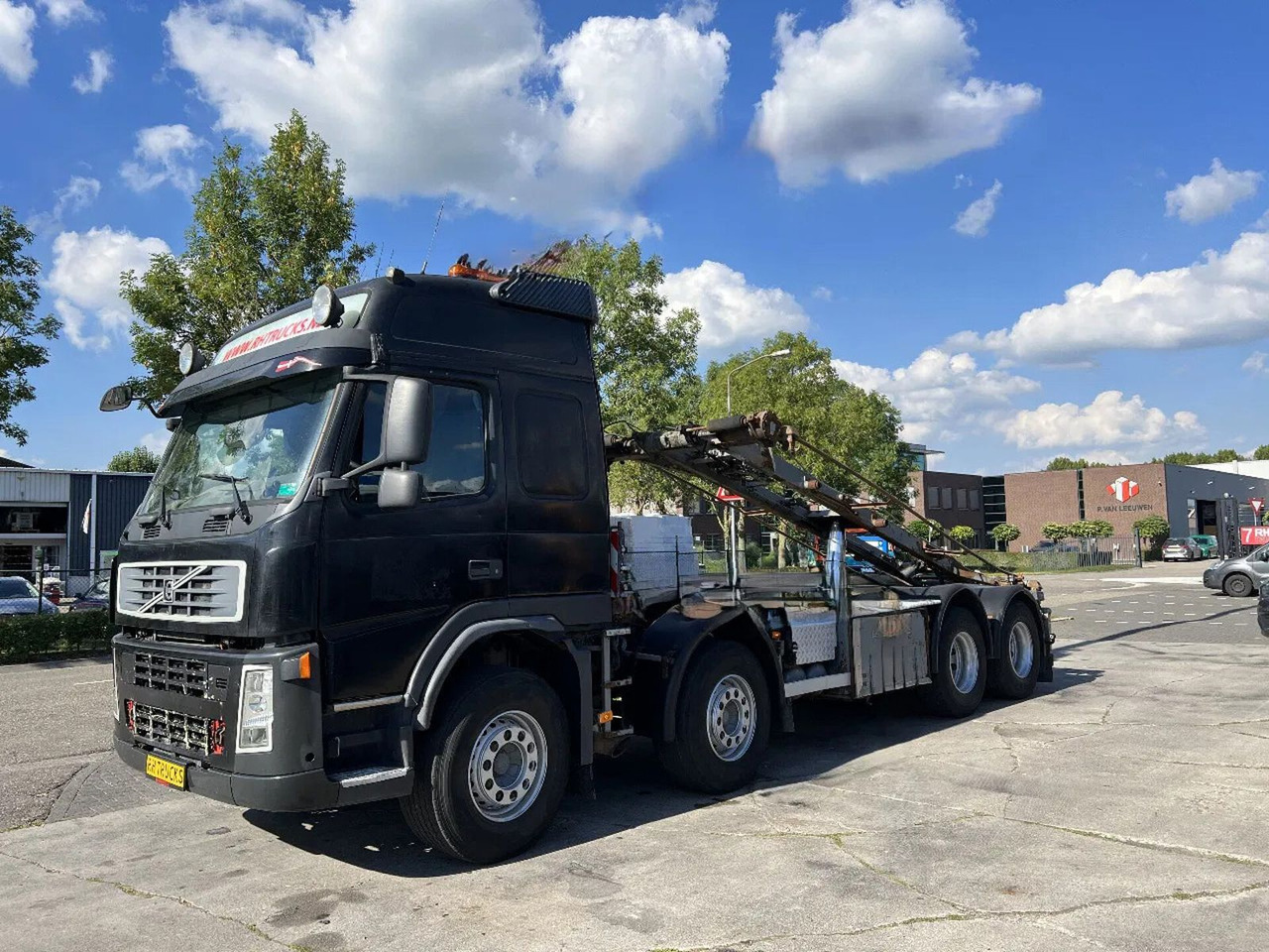 Volvo FM 440 8X4 EURO 5 + CABELLIFT TIPPER - Horgos rakodó teherautó: 2 kép. Volvo FM 440 8X4 EURO 5 + CABELLIFT TIPPER - Horgos rakodó teherautó: 2 kép.