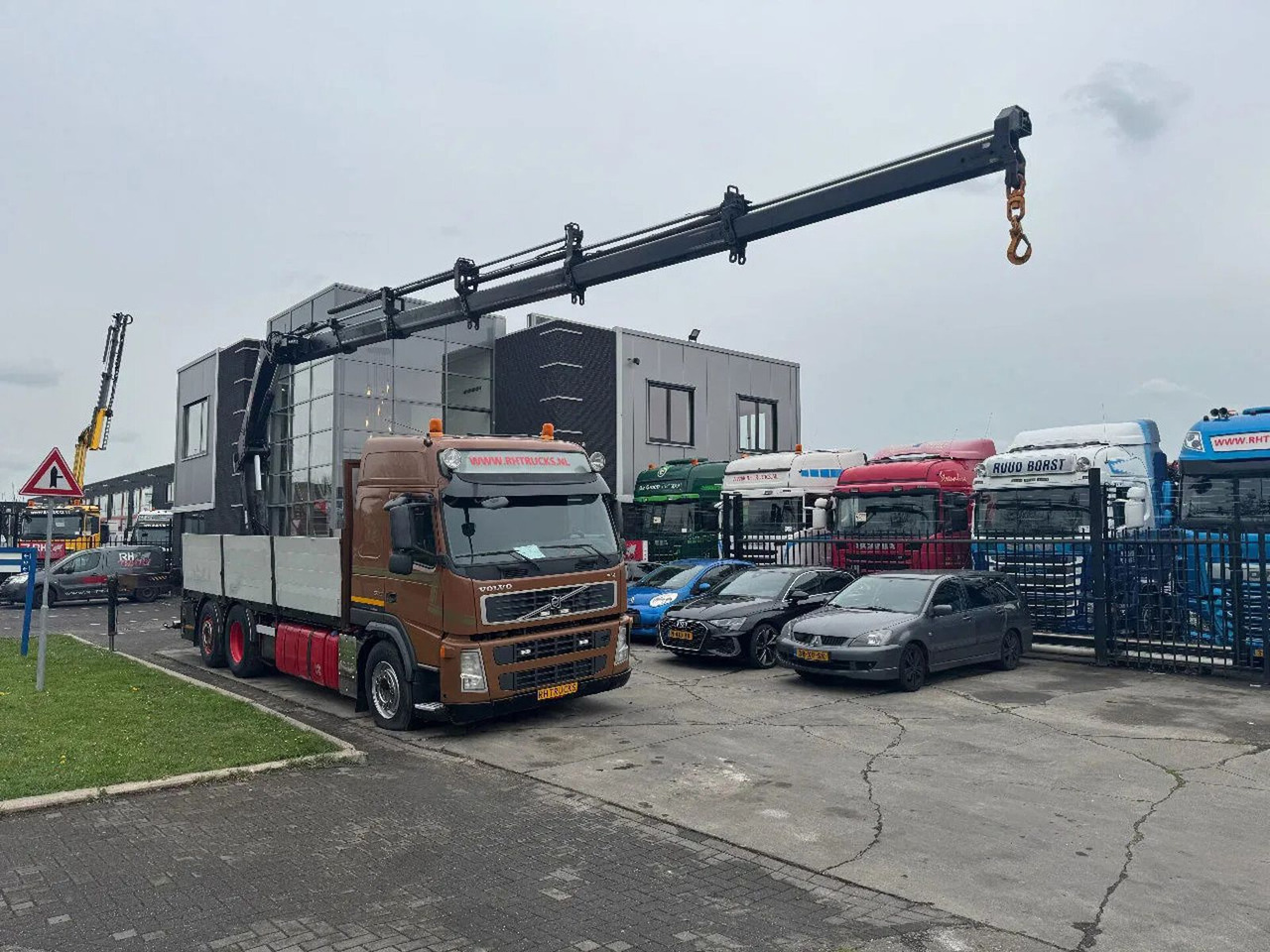 Volvo FM 500 6X2 EURO 5 HIAB 211 EP5 + REMOTE CONTROL - Darus autó: 1 kép. Volvo FM 500 6X2 EURO 5 HIAB 211 EP5 + REMOTE CONTROL - Darus autó: 1 kép.