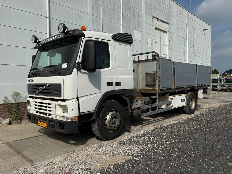 Volvo FM 7.290 4X2 - EURO 2 + MANUAL GEARBOX - Platós teherautó: 1 kép. Volvo FM 7.290 4X2 - EURO 2 + MANUAL GEARBOX - Platós teherautó: 1 kép.