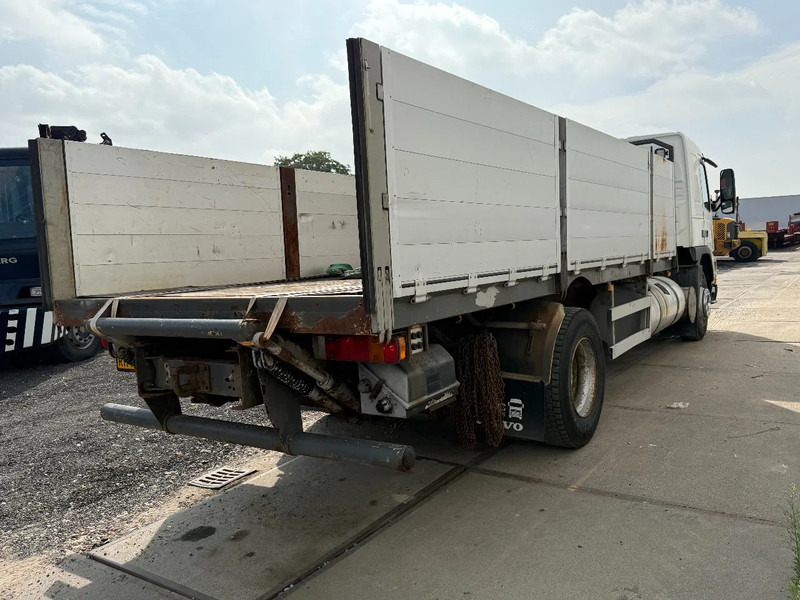 Volvo FM 7.290 4X2 - EURO 2 + MANUAL GEARBOX - Platós teherautó: 4 kép. Volvo FM 7.290 4X2 - EURO 2 + MANUAL GEARBOX - Platós teherautó: 4 kép.