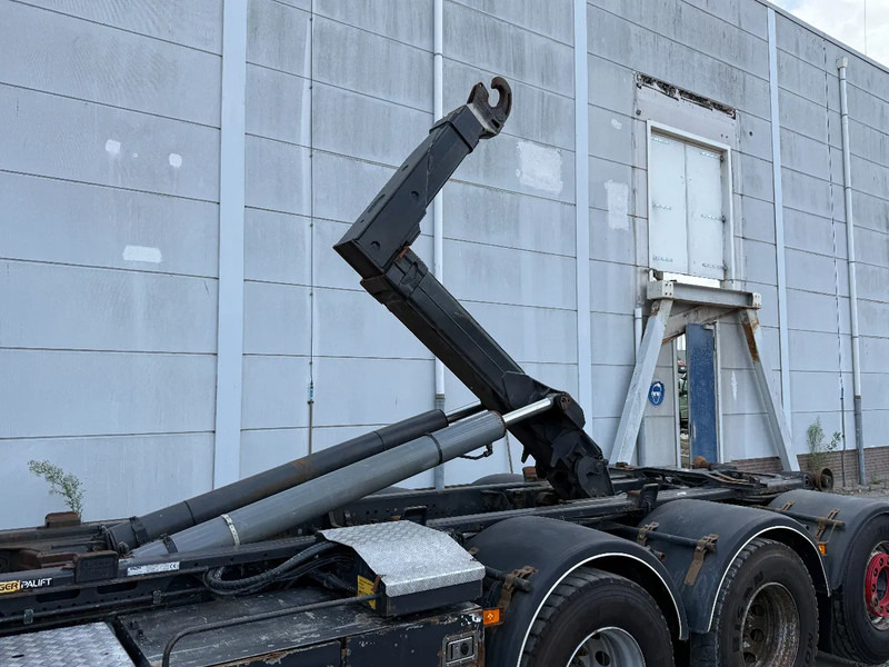 Volvo FMX 460 8X4 + PALFINGER 22 TON HOOKLIFT - Horgos rakodó teherautó: 3 kép. Volvo FMX 460 8X4 + PALFINGER 22 TON HOOKLIFT - Horgos rakodó teherautó: 3 kép.