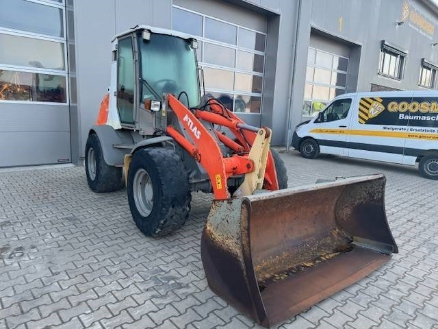 Atlas AR 80 - Gumikerekes homlokrakodó: 5 kép. Atlas AR 80 - Gumikerekes homlokrakodó: 5 kép.