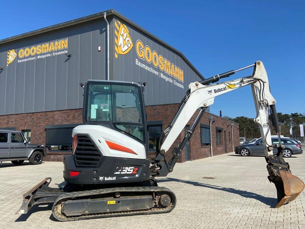 Bobcat E 35z - Minikotró: 4 kép. Bobcat E 35z - Minikotró: 4 kép.