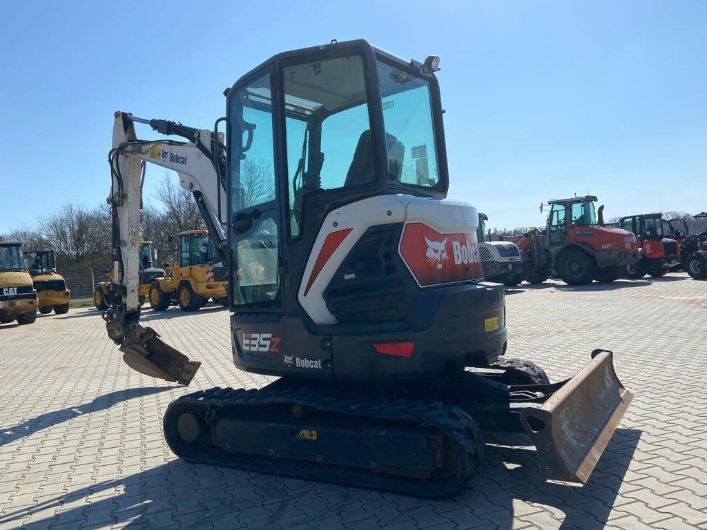 Bobcat E 35z - Minikotró: 3 kép. Bobcat E 35z - Minikotró: 3 kép.