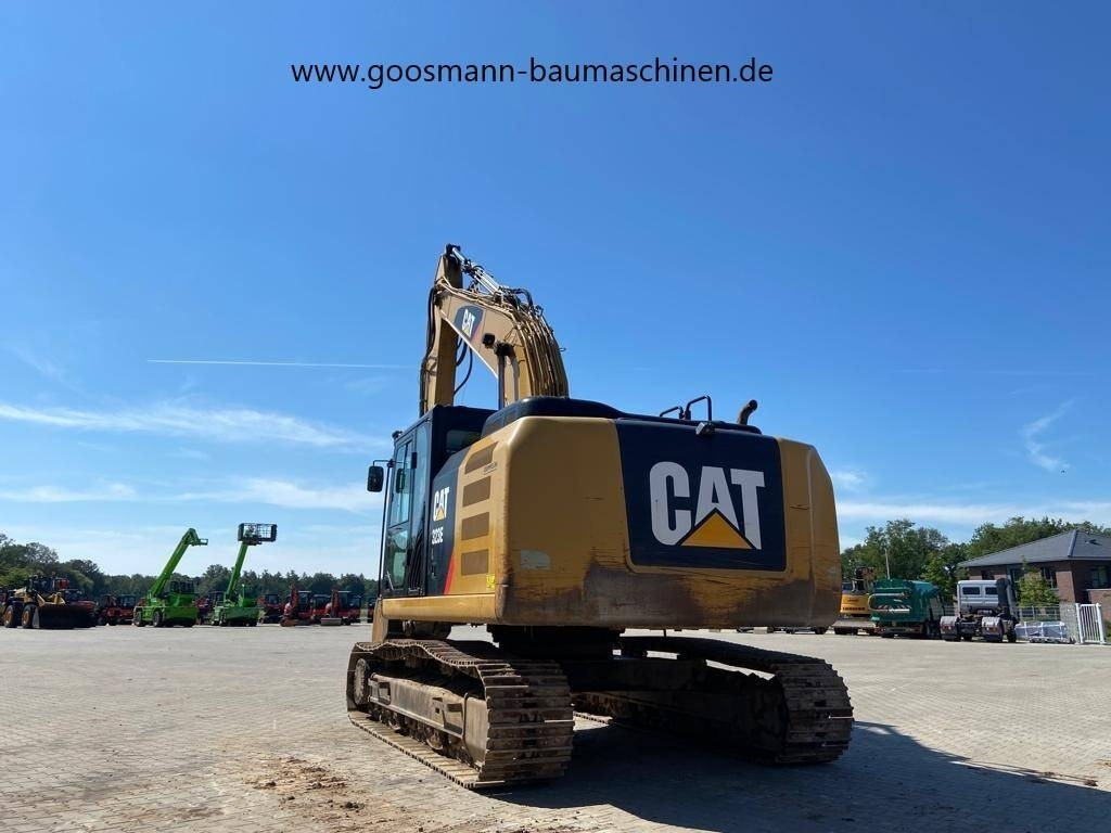 CAT 323 EL - Lánctalpas kotró: 3 kép. CAT 323 EL - Lánctalpas kotró: 3 kép.