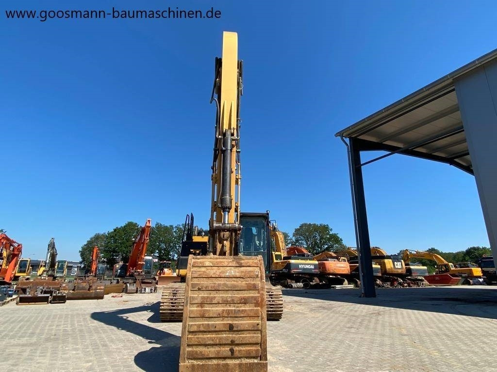 CAT 323 EL - Lánctalpas kotró: 5 kép. CAT 323 EL - Lánctalpas kotró: 5 kép.