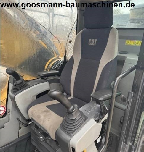 CAT 349 EL - Lánctalpas kotró: 3 kép. CAT 349 EL - Lánctalpas kotró: 3 kép.