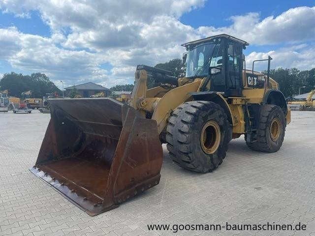 CAT 966 M - Gumikerekes homlokrakodó: 1 kép. CAT 966 M - Gumikerekes homlokrakodó: 1 kép.