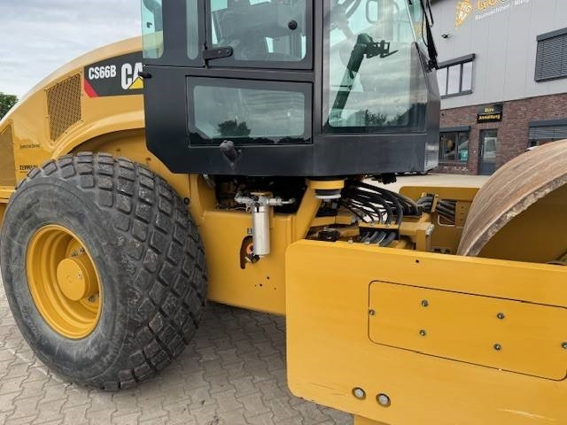 CAT CS 66B - Talajtömörítő: 5 kép. CAT CS 66B - Talajtömörítő: 5 kép.