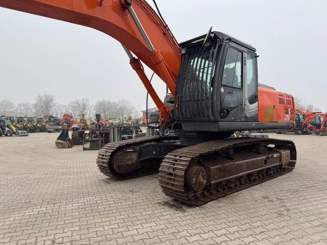 HITACHI ZX 350 LCN - Lánctalpas kotró: 3 kép. HITACHI ZX 350 LCN - Lánctalpas kotró: 3 kép.