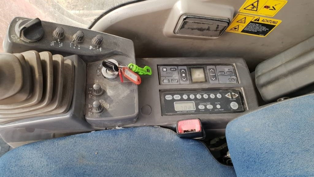 HITACHI ZX 470LCH-3 - Lánctalpas kotró: 4 kép. HITACHI ZX 470LCH-3 - Lánctalpas kotró: 4 kép.