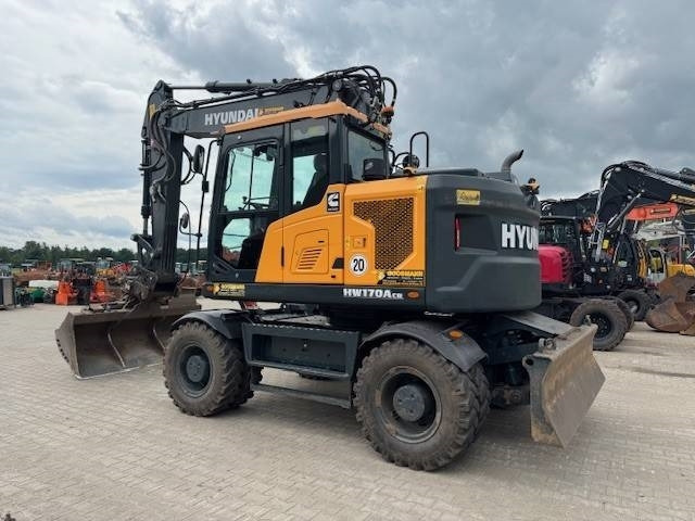 HYUNDAI HW170 ACR - Gumikerekes kotró: 3 kép. HYUNDAI HW170 ACR - Gumikerekes kotró: 3 kép.