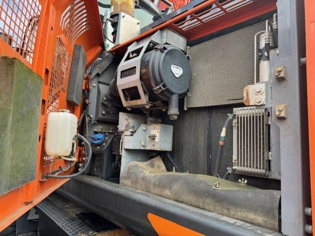 Hitachi ZX 170 W - Gumikerekes kotró: 4 kép. Hitachi ZX 170 W - Gumikerekes kotró: 4 kép.