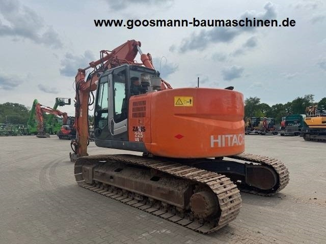 Hitachi ZX 225 US LC-3 - Lánctalpas kotró: 3 kép. Hitachi ZX 225 US LC-3 - Lánctalpas kotró: 3 kép.