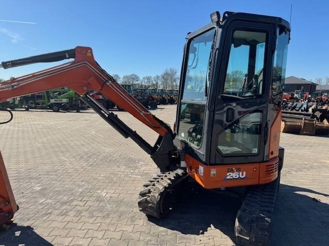 Hitachi ZX 26 - Minikotró: 1 kép. Hitachi ZX 26 - Minikotró: 1 kép.