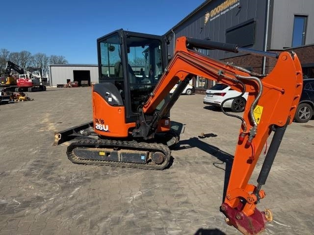 Hitachi ZX 26 - Minikotró: 3 kép. Hitachi ZX 26 - Minikotró: 3 kép.